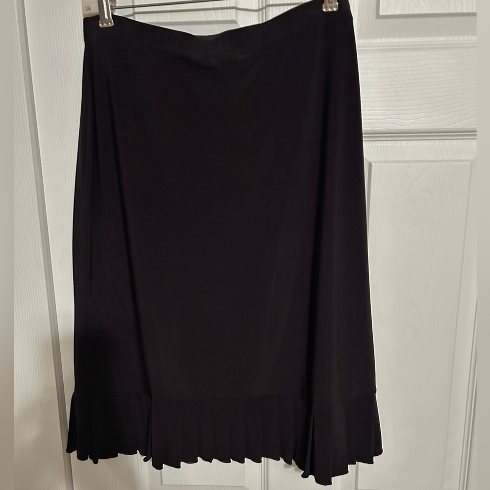 Classic Black Midi Skirt with Pleated Hem